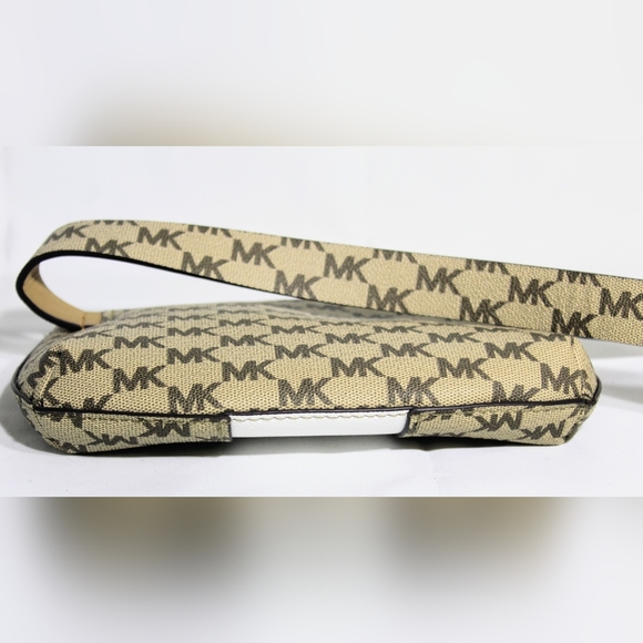 Michael Kors logo Belt bag, SM. EUC - Picture 16 of 16